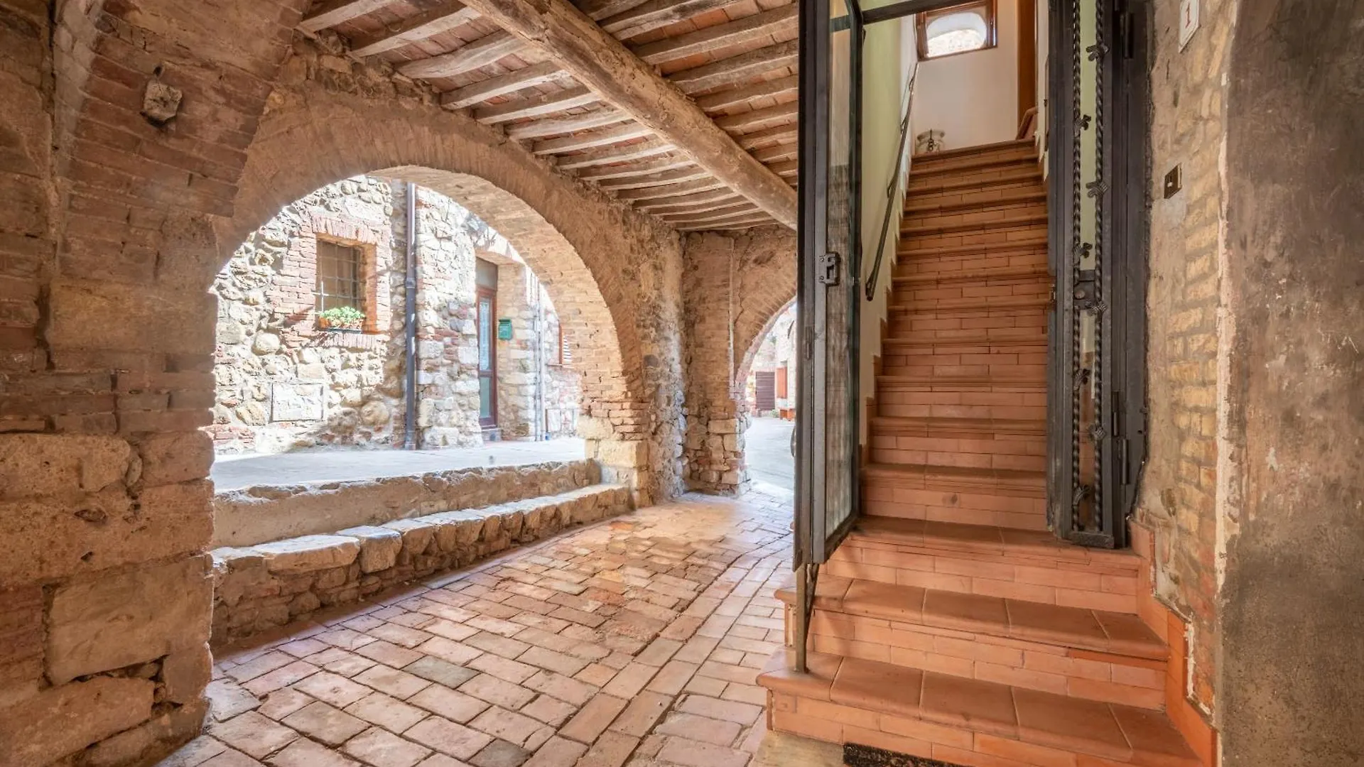 Sotto Gli Archi Apartment Pari